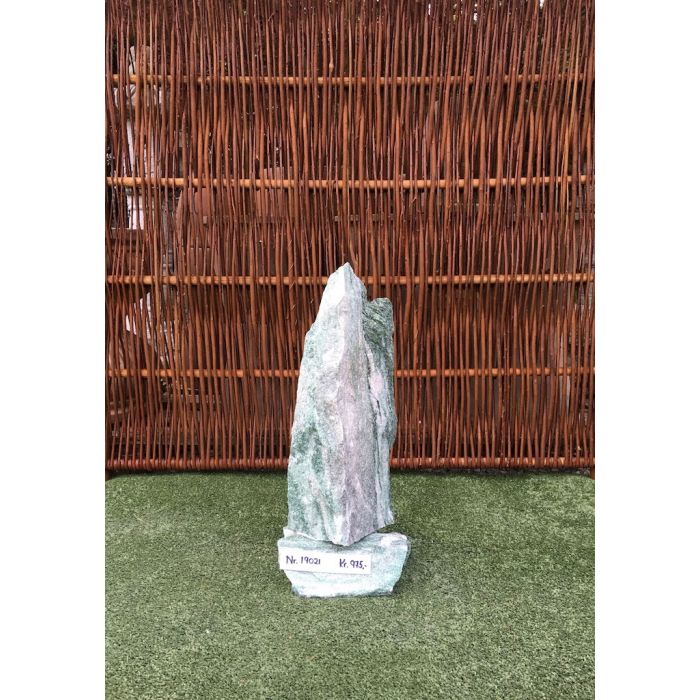 Granit søjle i grøn granit på sokkel 19021