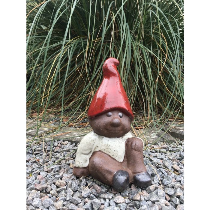  Have-Nisse-Gnom-Siddende-Med-Rød-Hue