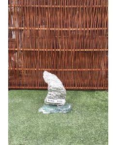 Grøn granit søjle på sokkel nummer 19025